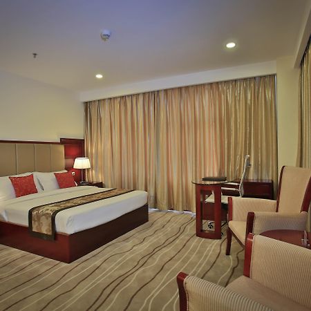 Swiss-Belhotel Blulane Manila Bagian luar foto