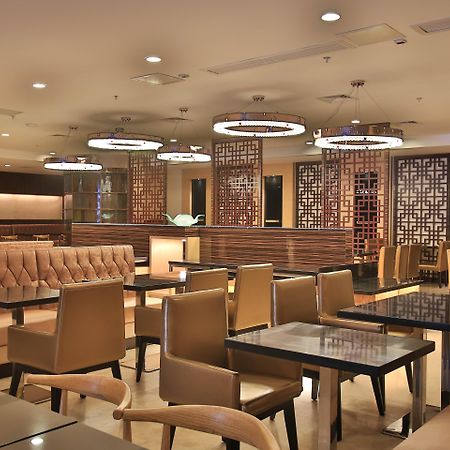Swiss-Belhotel Blulane Manila Bagian luar foto