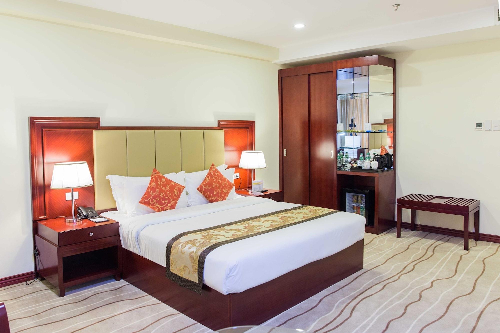 Swiss-Belhotel Blulane Manila Bagian luar foto