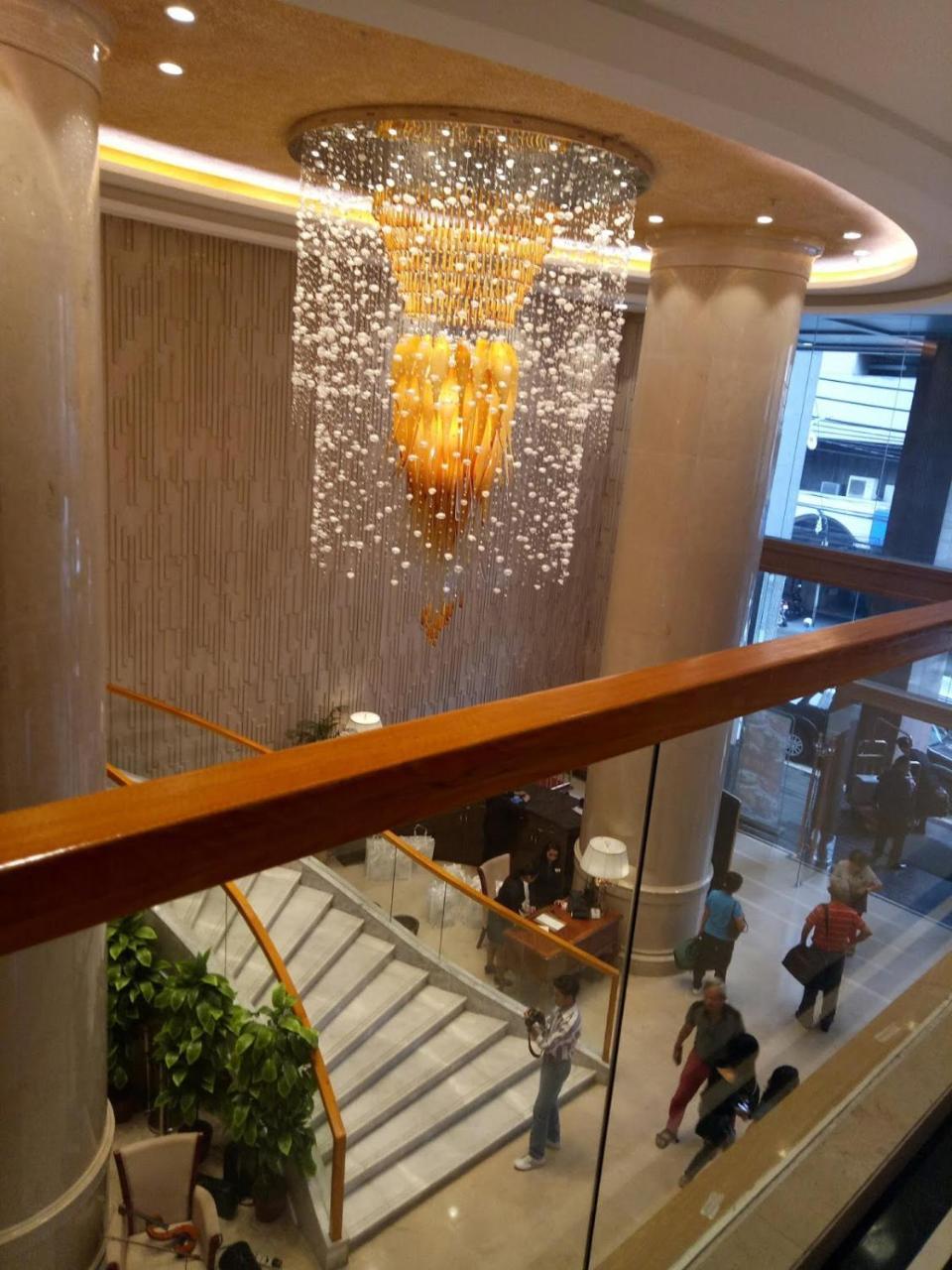 Swiss-Belhotel Blulane Manila Bagian luar foto