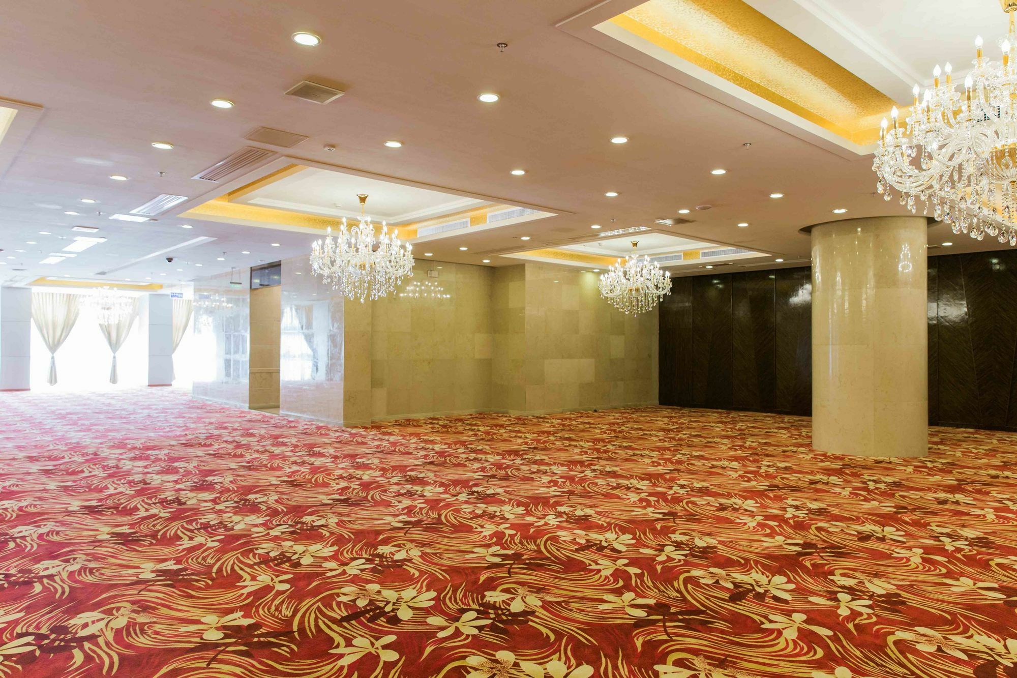 Swiss-Belhotel Blulane Manila Bagian luar foto