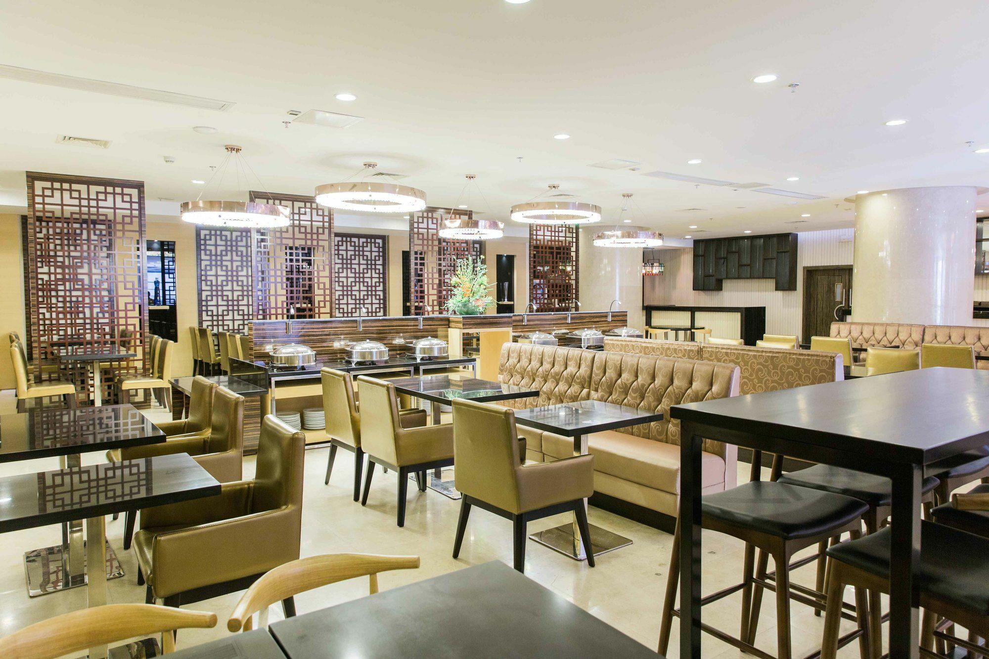 Swiss-Belhotel Blulane Manila Bagian luar foto