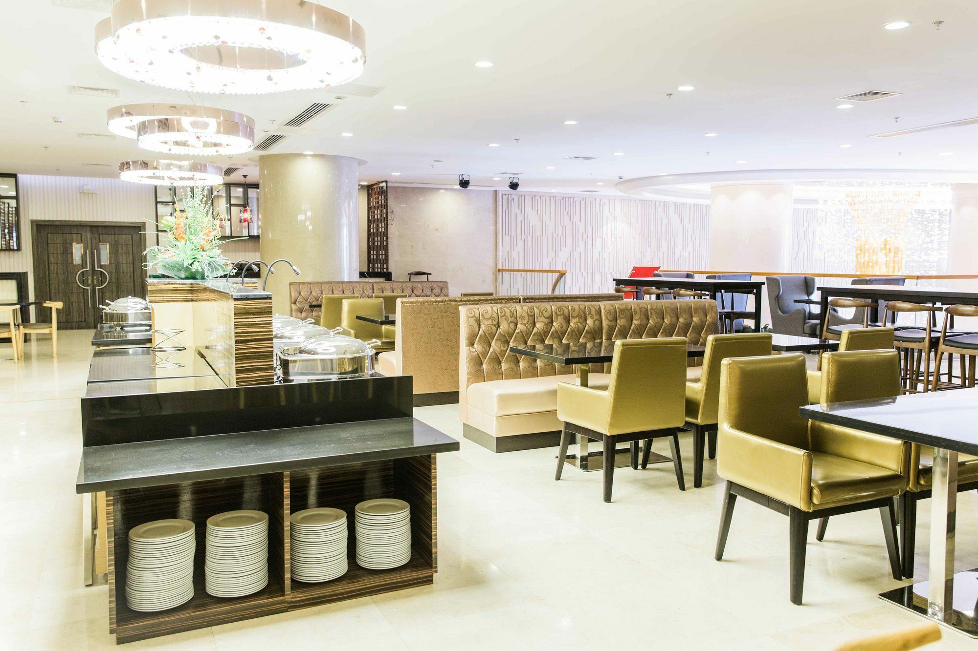 Swiss-Belhotel Blulane Manila Bagian luar foto