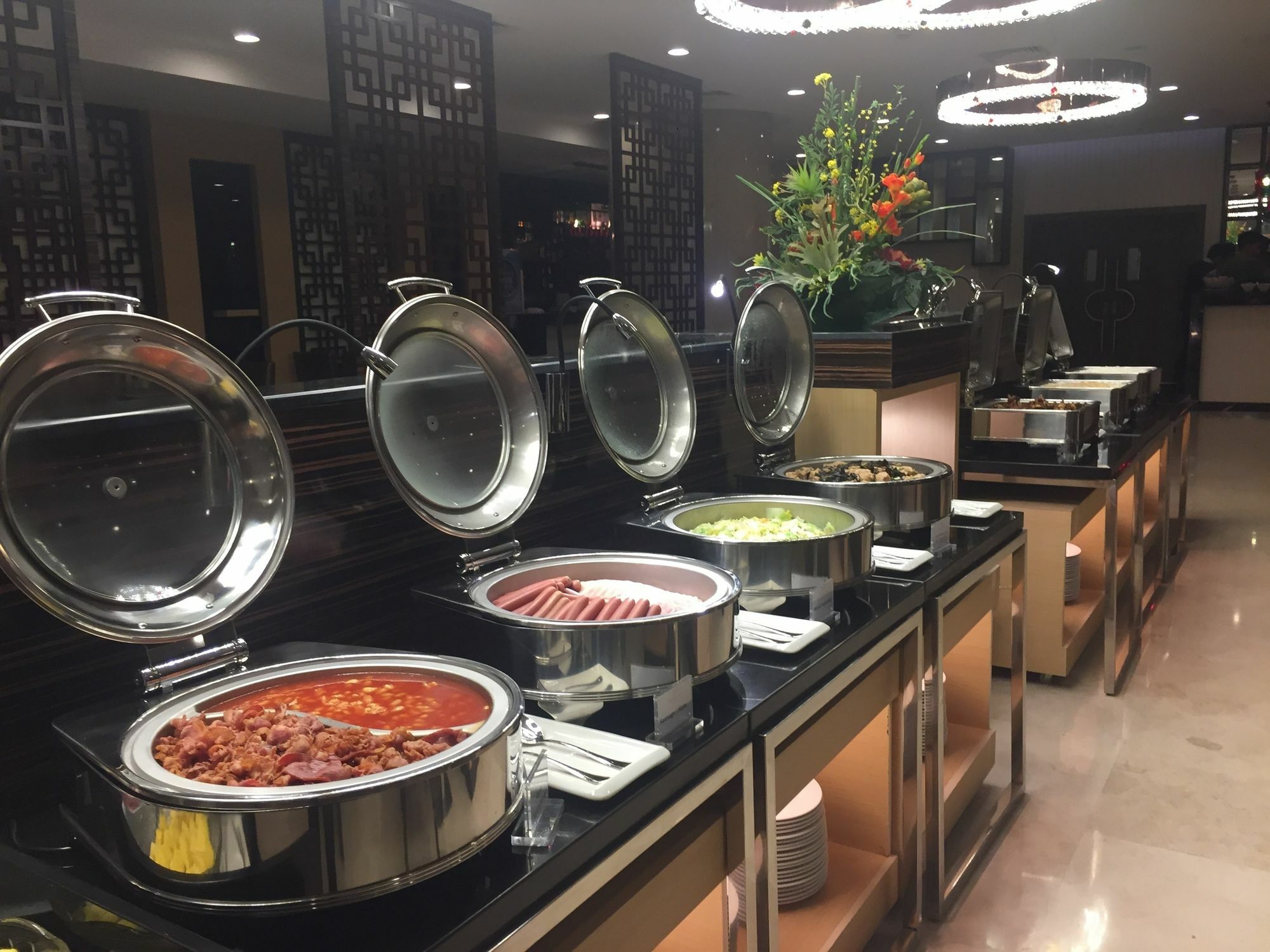 Swiss-Belhotel Blulane Manila Bagian luar foto